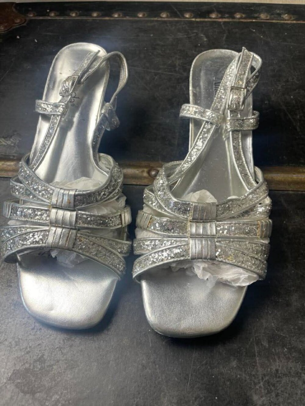 NWOB Amanda Silver Glitter Sandals Size 7W